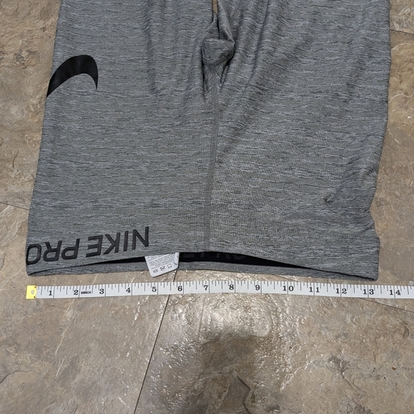 Nike Pro Women's Medium Heather Gray Dri-Fit Crop Tight Fit Training Tights - Picture 5 of 10